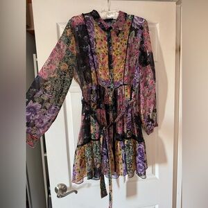 Beautiful Zara dress size L, but runs small and it’s size M